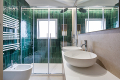 Ristrutturazione Villino - Bagno con mattonelle verticali