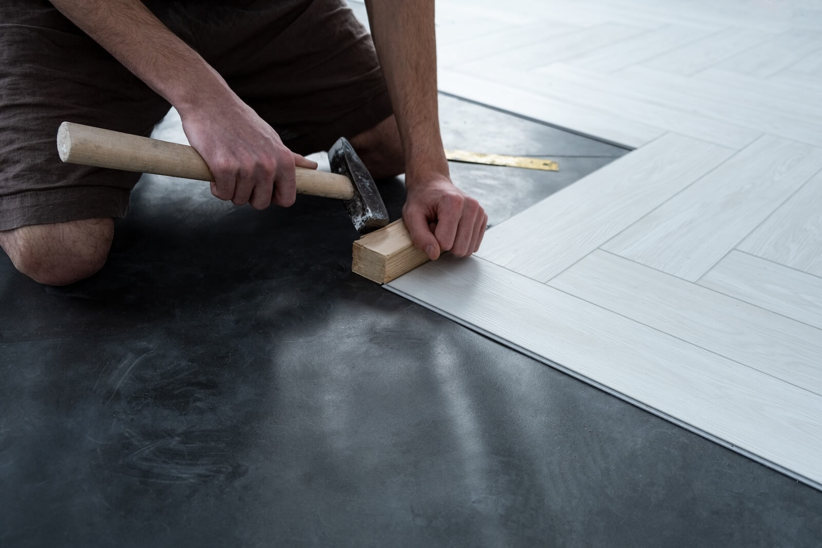Posa parquet bianco - costi rifacimento pavimenti